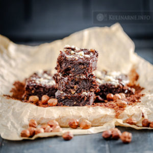 Brownie z orzechami laskowymi