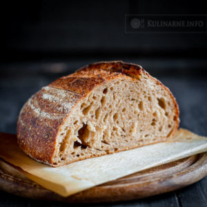 Chleb na zakwasie z sezamem