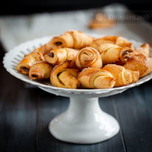 Kruche rogaliki drożdżowe