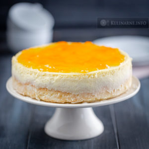 Gotowany sernik z białą czekoladą